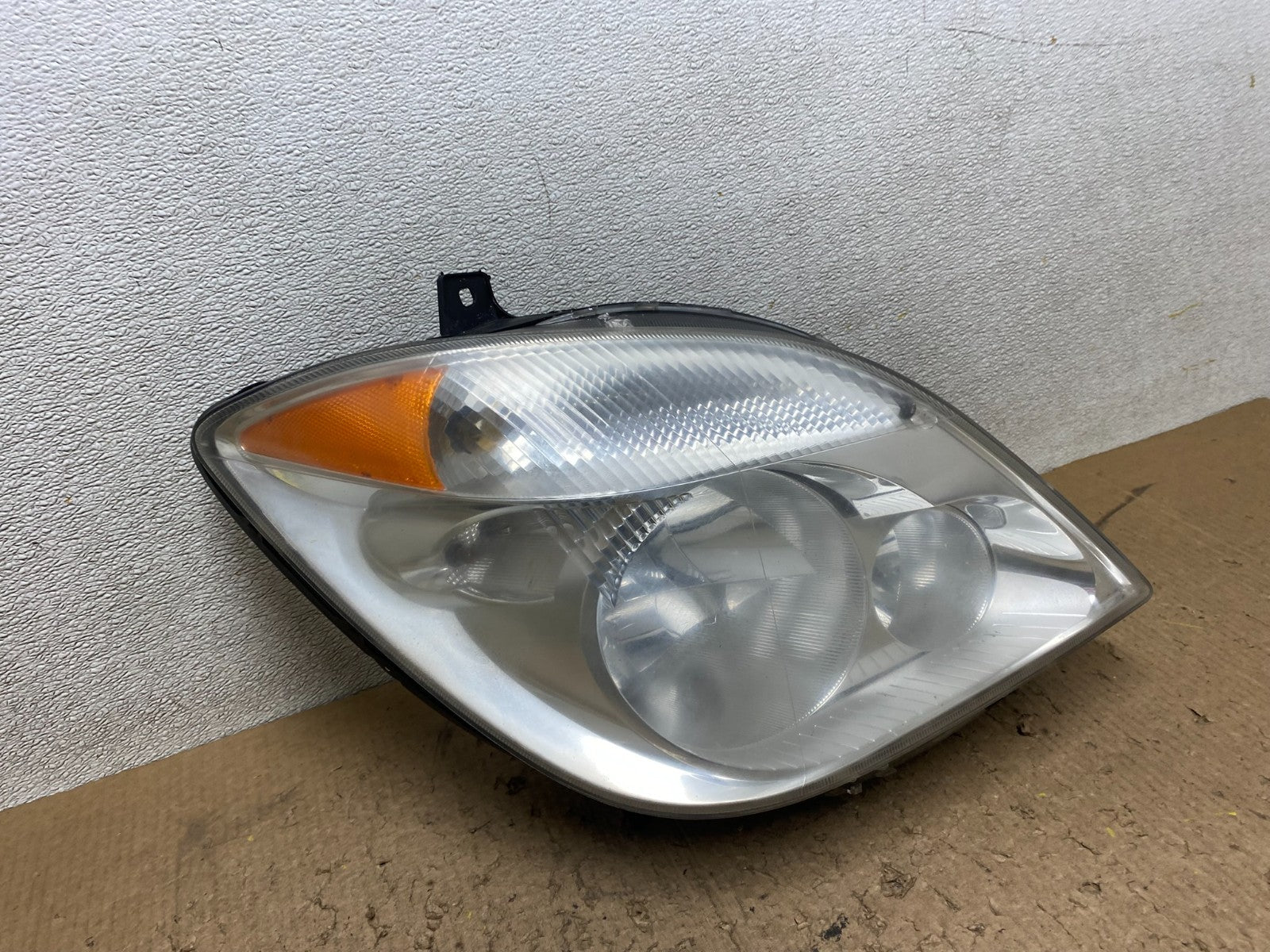 2007 to 2013 Mercedes Sprinter Headlight Right Passenger Halogen Oem W8197 DW2