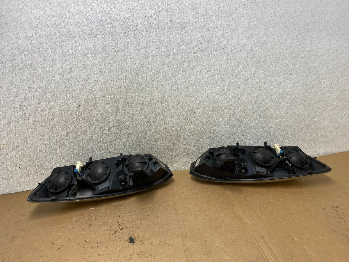 2004 to 2007 Chevrolet Malibu Left+Right Set Headlights AI9086 DW8