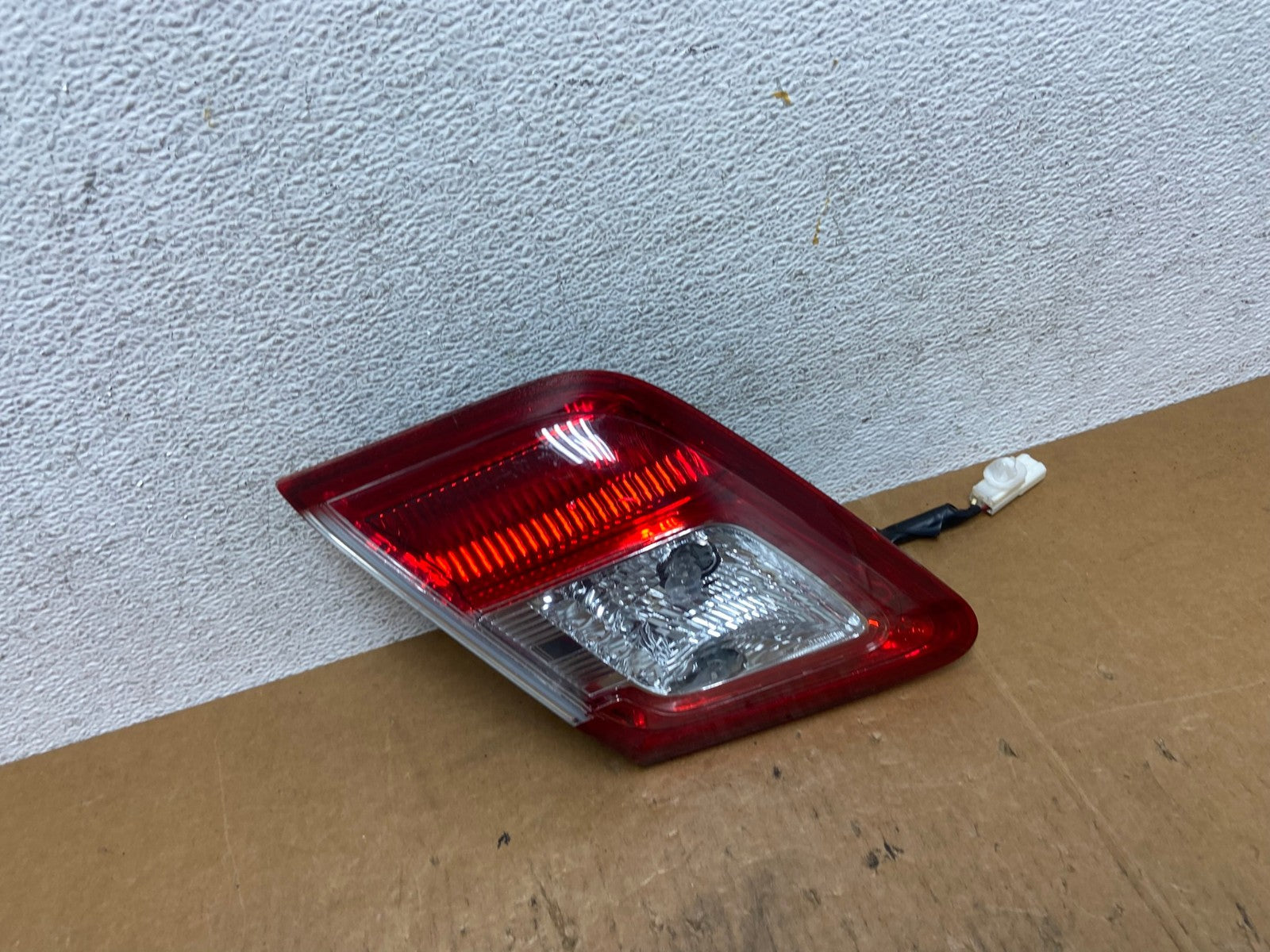 2010 - 2011 Toyota Camry Left Driver LH Side Inner Tail Light AE2744 LK0