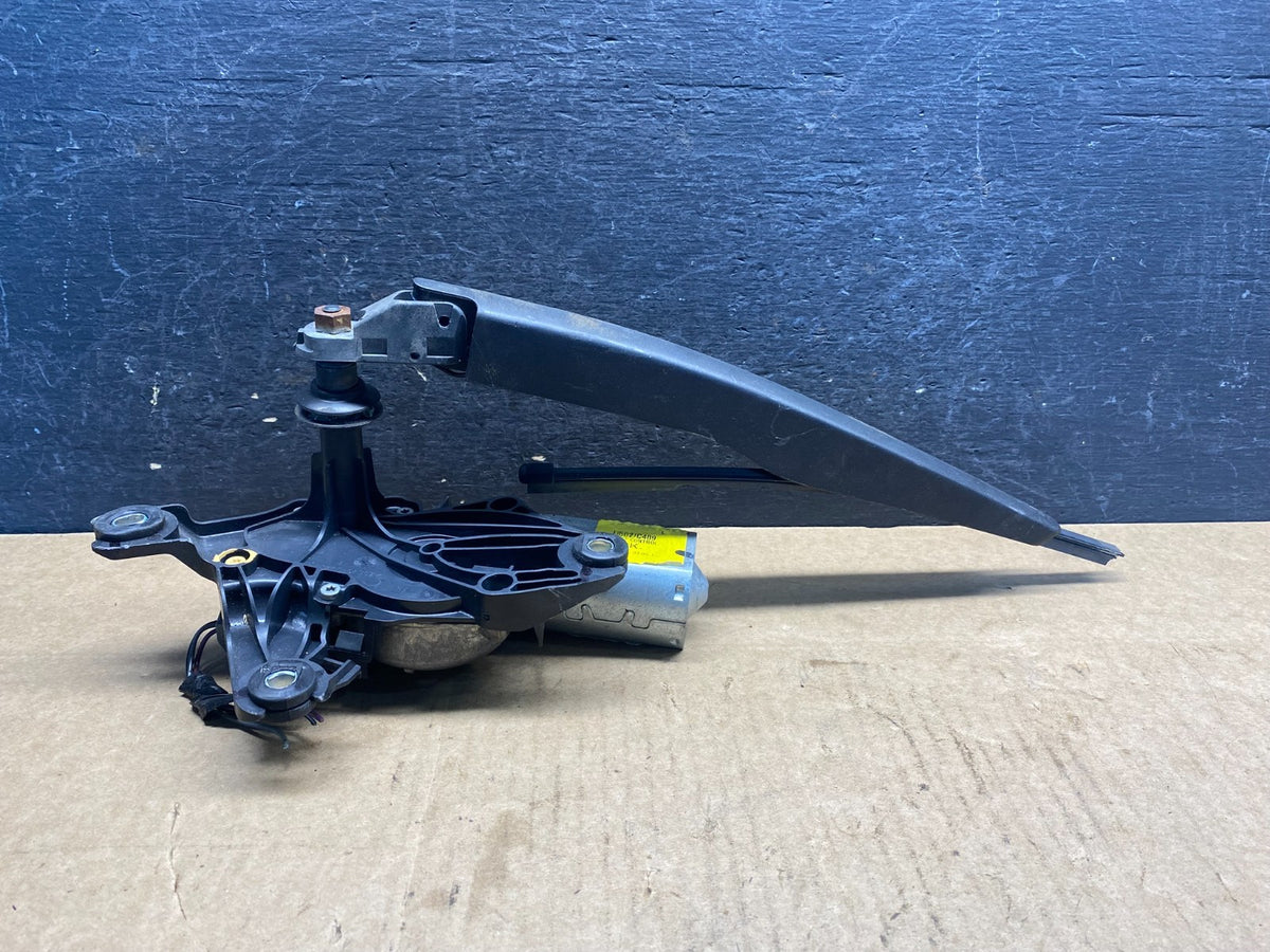 2011 to 2019 Ford Explorer Rear Windshield Wiper Motor AG9625 DG1