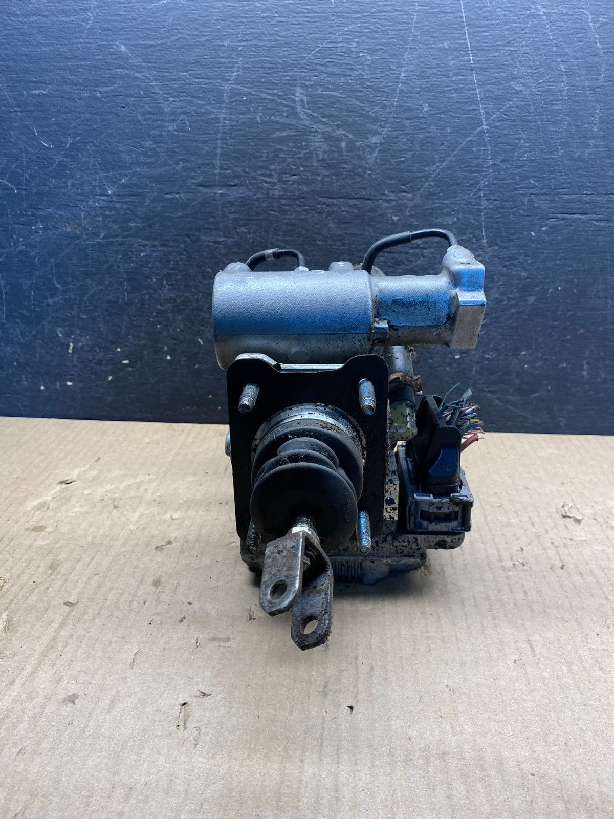 2010 - 2015 Toyota Prius ABS Brake Pump Anti Lock Module ag9746 DG2