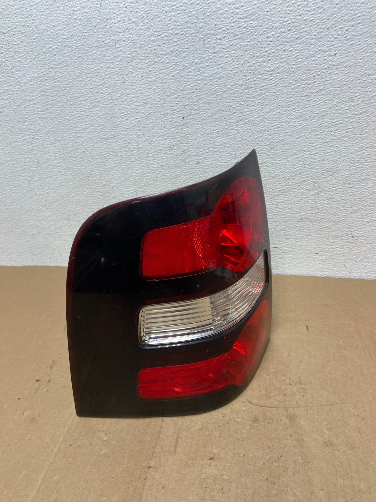 2006 to 2010 Ford Explorer Left Driver Lh Side Tail light AC5707 LK2