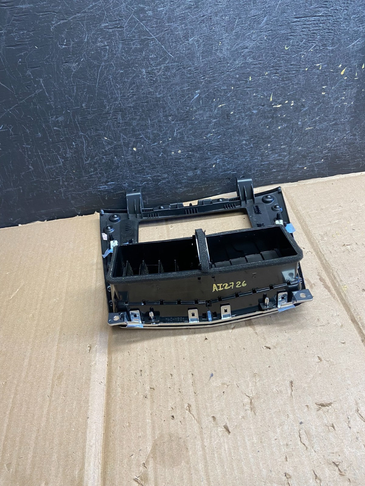 2010 - 2012 Lincoln Mkt Center Dash Gps Radio Bezel Panel Air Vent ai2726 DG3