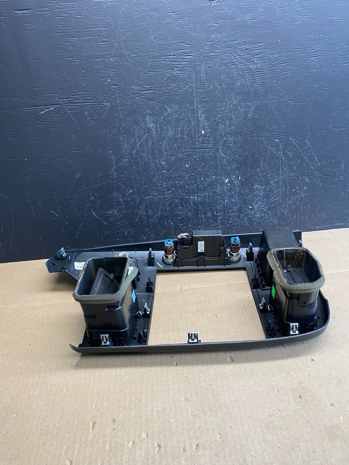 2007 to 2014 Silverado Sierra Center Console Radio Bezel Air Vents AC6240 DG4