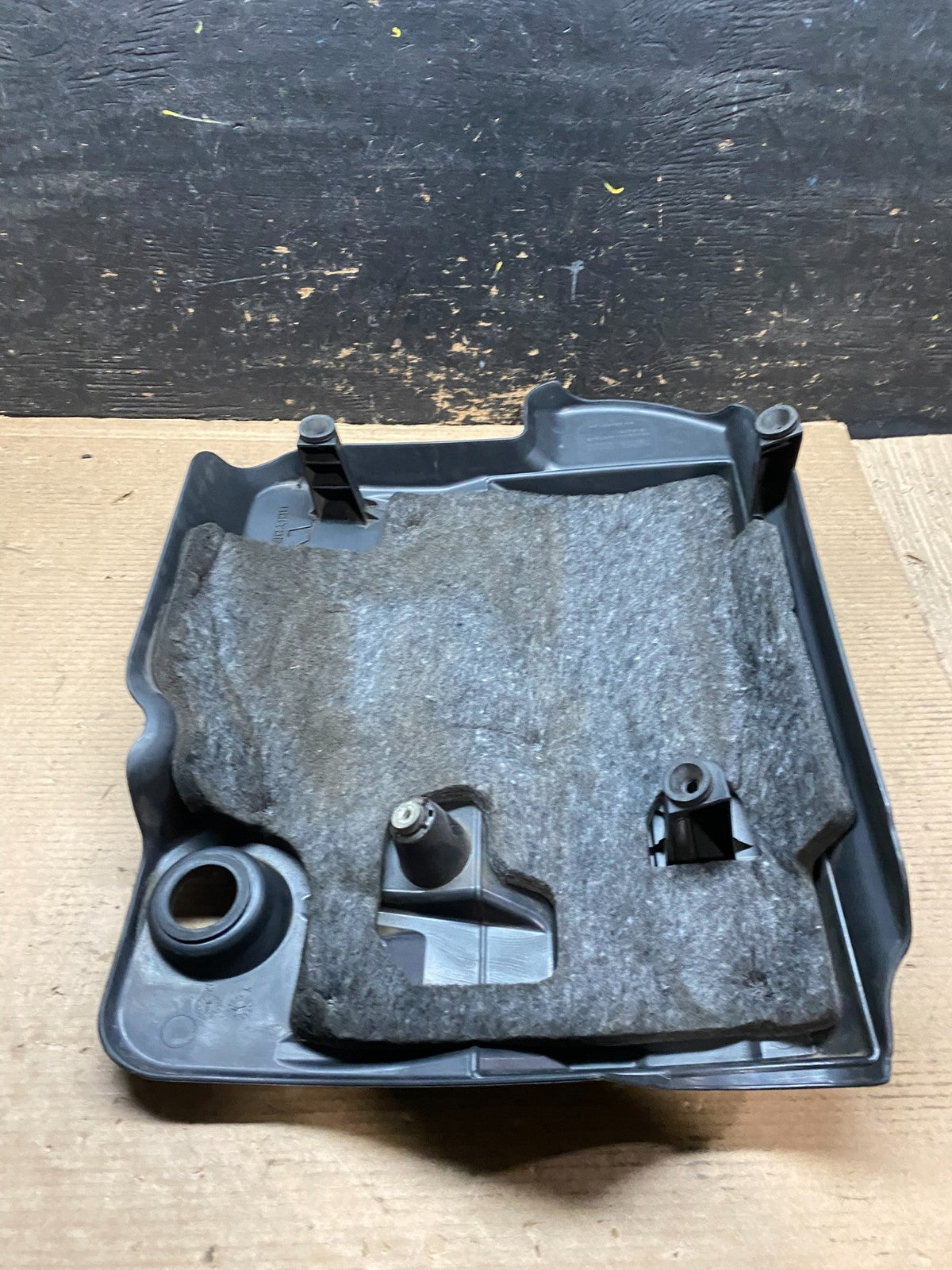 2010 to 2012 Chevrolet Equinox V6 VVT Plastic Engine Cover Shield v9666 DG7