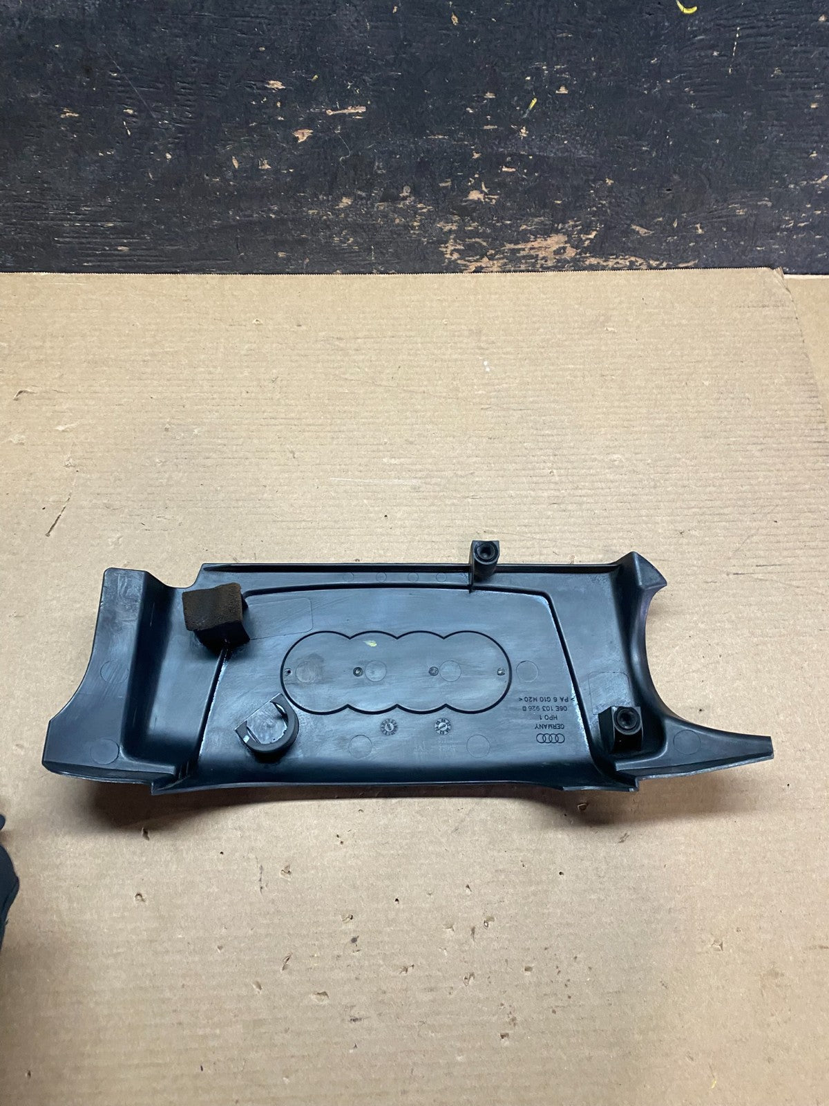 2007 - 2010 Audi A8l A8 D3 4.2L Engine Black Cover Trim 06E103926D OEM V7022 DG4
