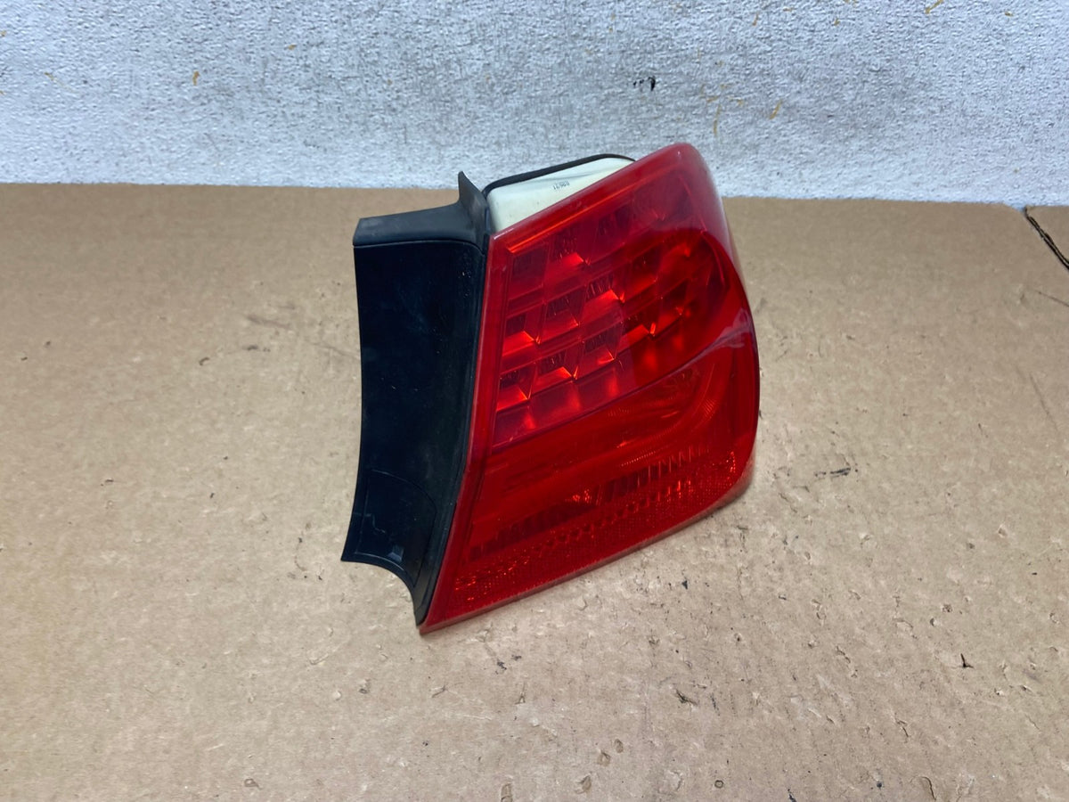 2009 2010 BMW 328i 3 Series Right Passenger RH Side Tail Light AI3664 LK2