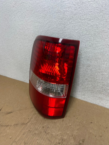 2004 to 2008 Ford F150 F-150 Left Driver LH Side Tail Light AG1071 LK1