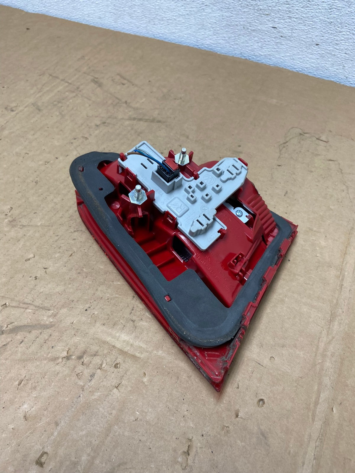 2012 to 2015 Volkswagen Passat Right Passenger Tail light inner AC8596 LK5