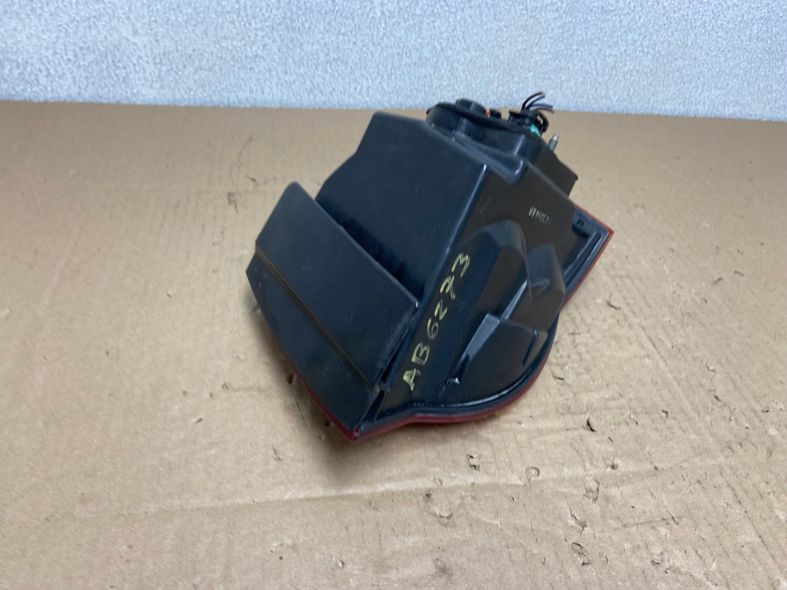 2008 2009 2010 Volkswagen Jetta Left LH Side Tail Light AB6273 LK4