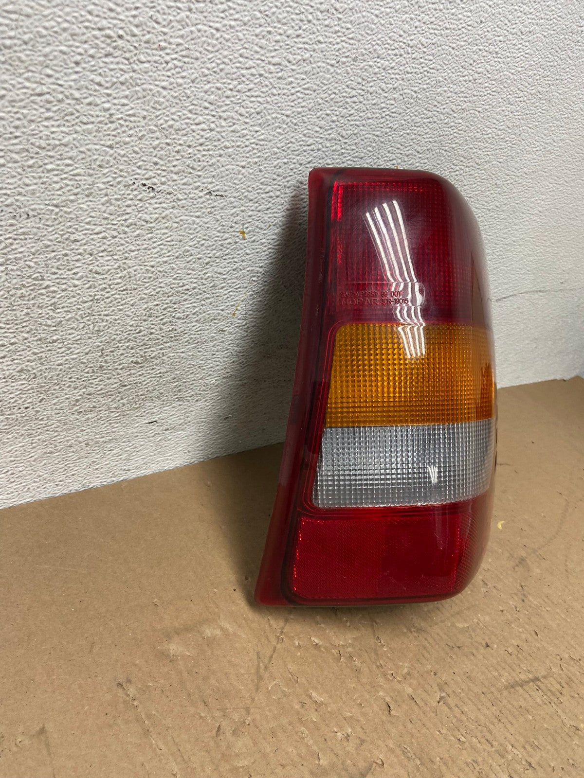 1999-2004 Jeep Grand Cherokee WJ Right Passenger Rh Tail Light AD7811 LK2
