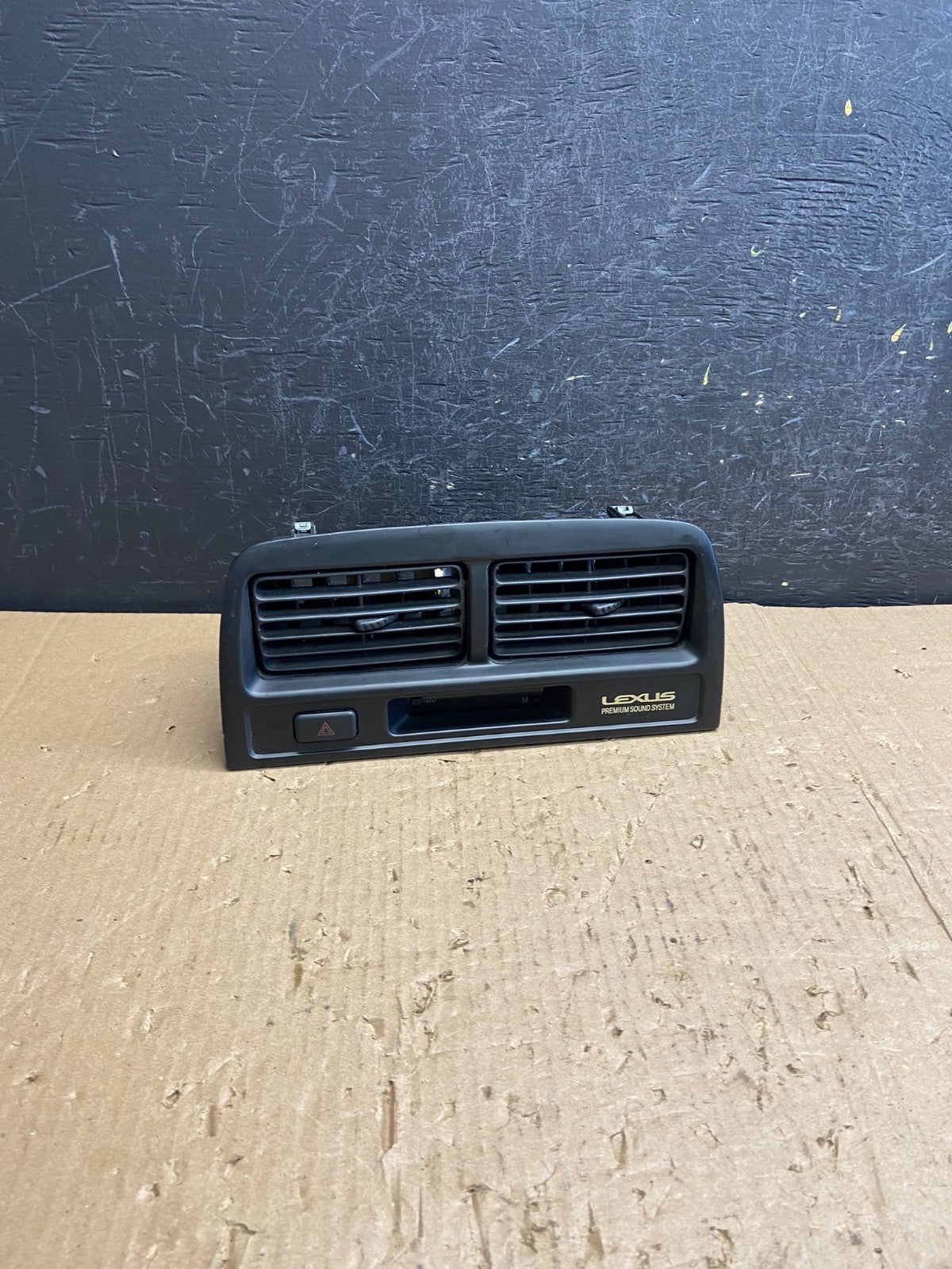 1997 to 2001 Lexus ES330 ES300 Front Center Side Air Vent AE4175 DG0
