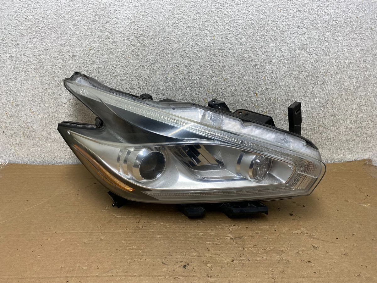 2015 to 2018 Nissan Murano Headlight Right Passenger RH AH8987 DW0