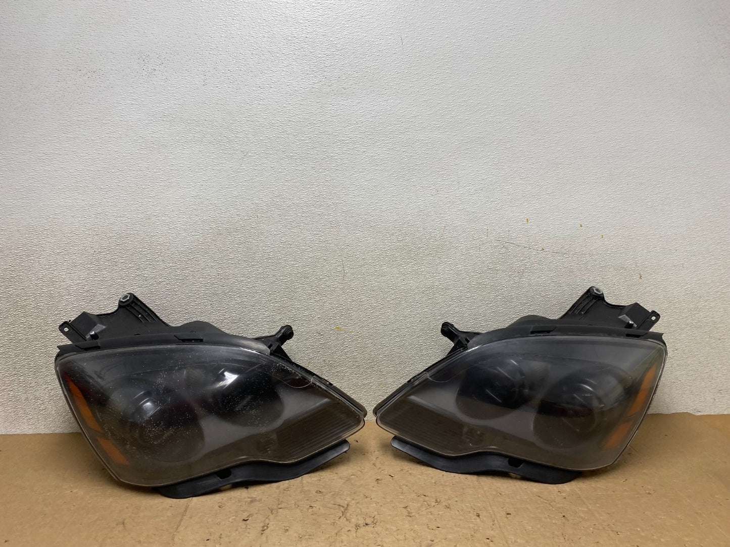 2007 to 2012 Gmc Acadia Halogen Headlights Left+Right Side X2390 DW0