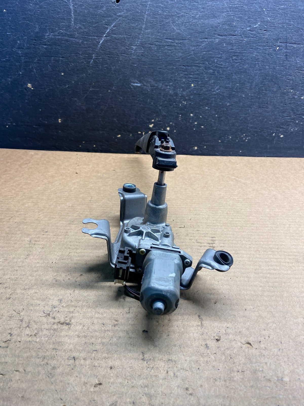 2014-2021 Dodge Durango  Tailgate Back Door Rear Wiper Motor Wiper AA0681 DG4