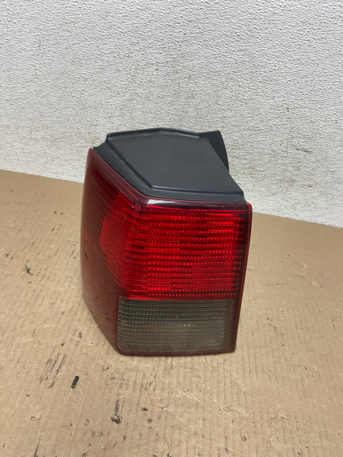 2006-2010 Mitsubishi Endeavor Left Driver Lh Tail Light AF5924 LK0