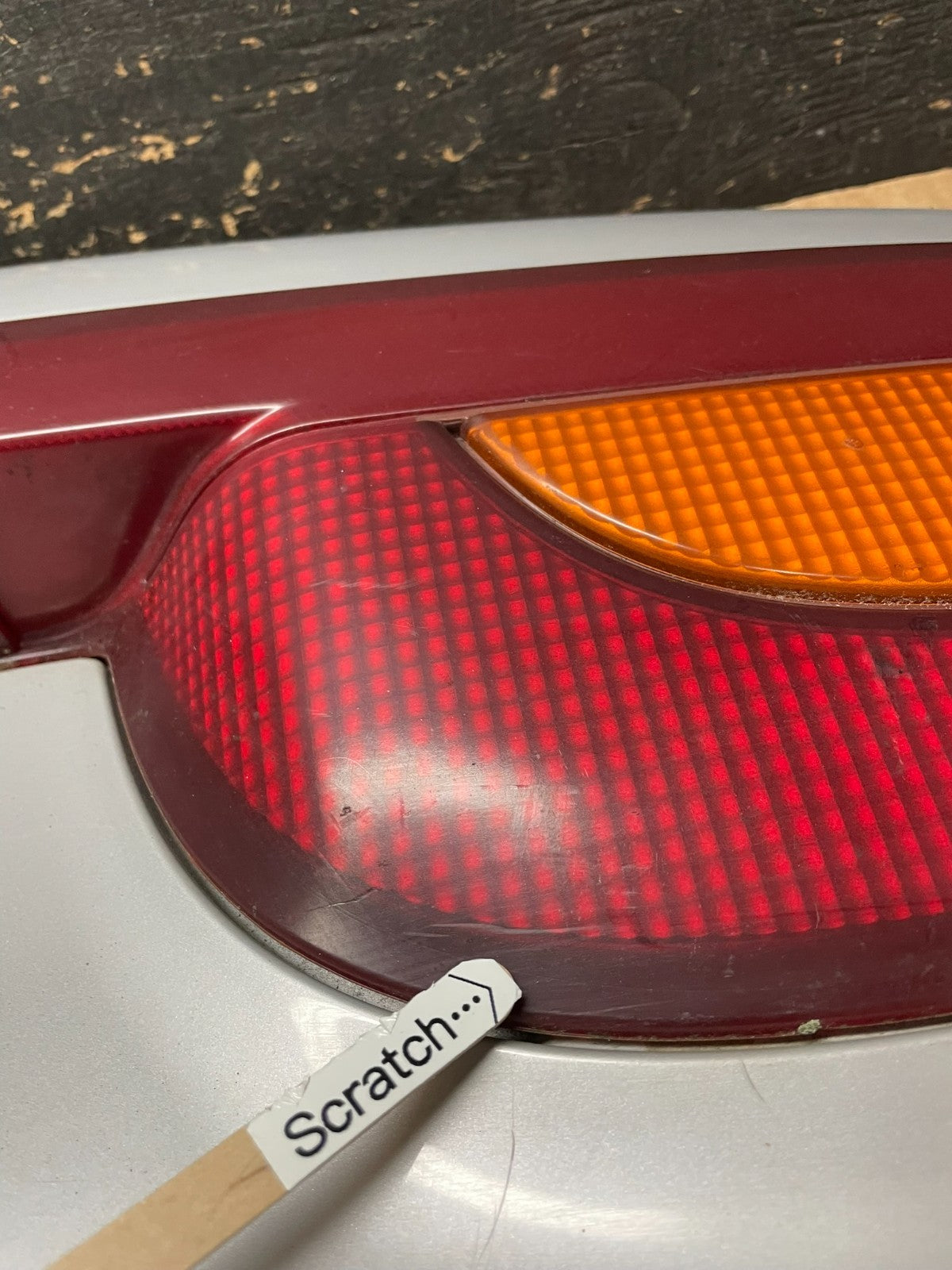 2000-2002 Saturn SL2 Sedan Center Tail Light Lid Trunk Rear Panel  Z5701 DG5