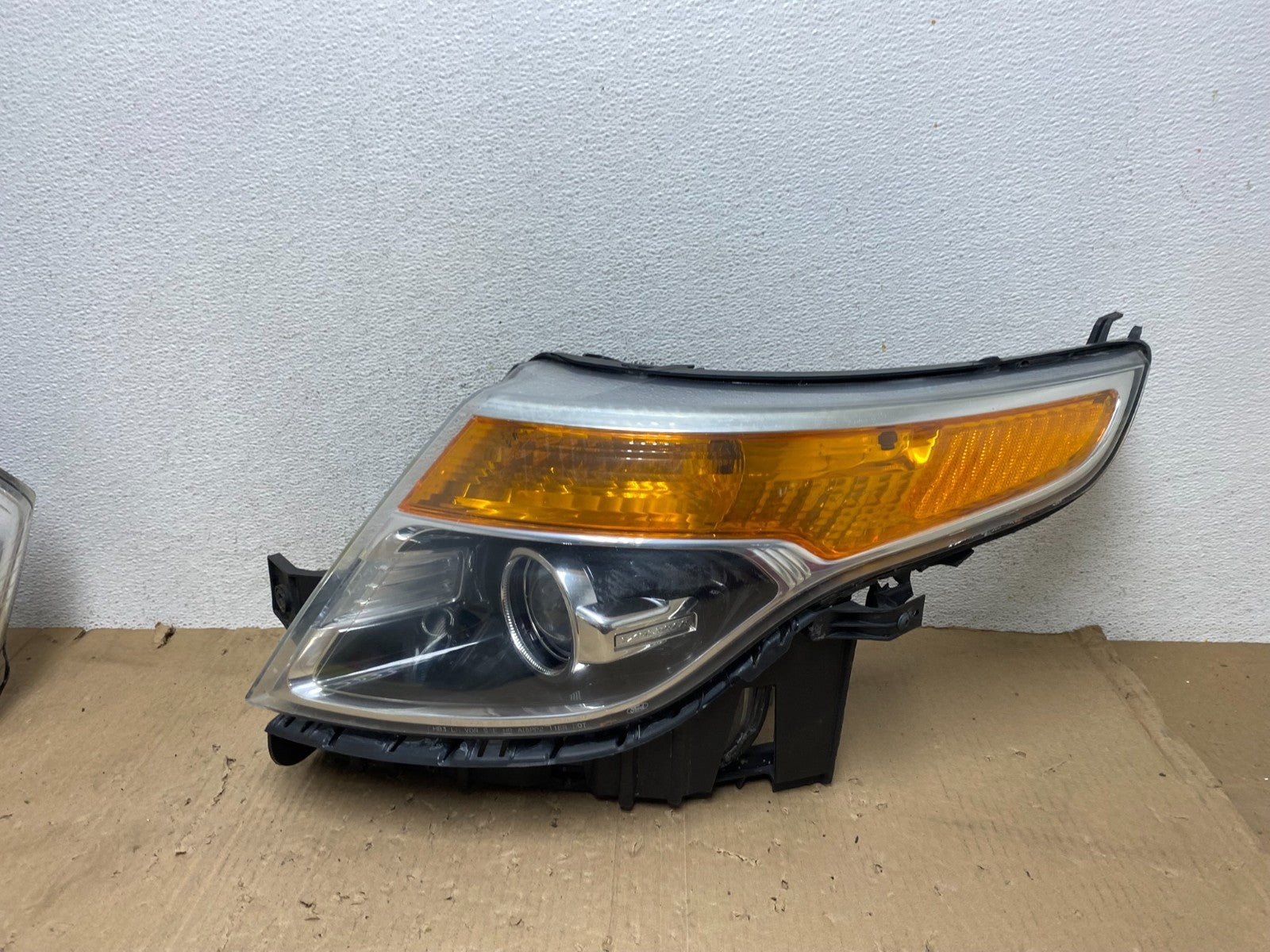 2011 to 2015 Ford Explorer Left Driver LH Halogen Headlight AE9251 DW0