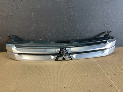 2014 2015 Mitsubishi Outlander Front Upper Grill Grille AE3681 DG0