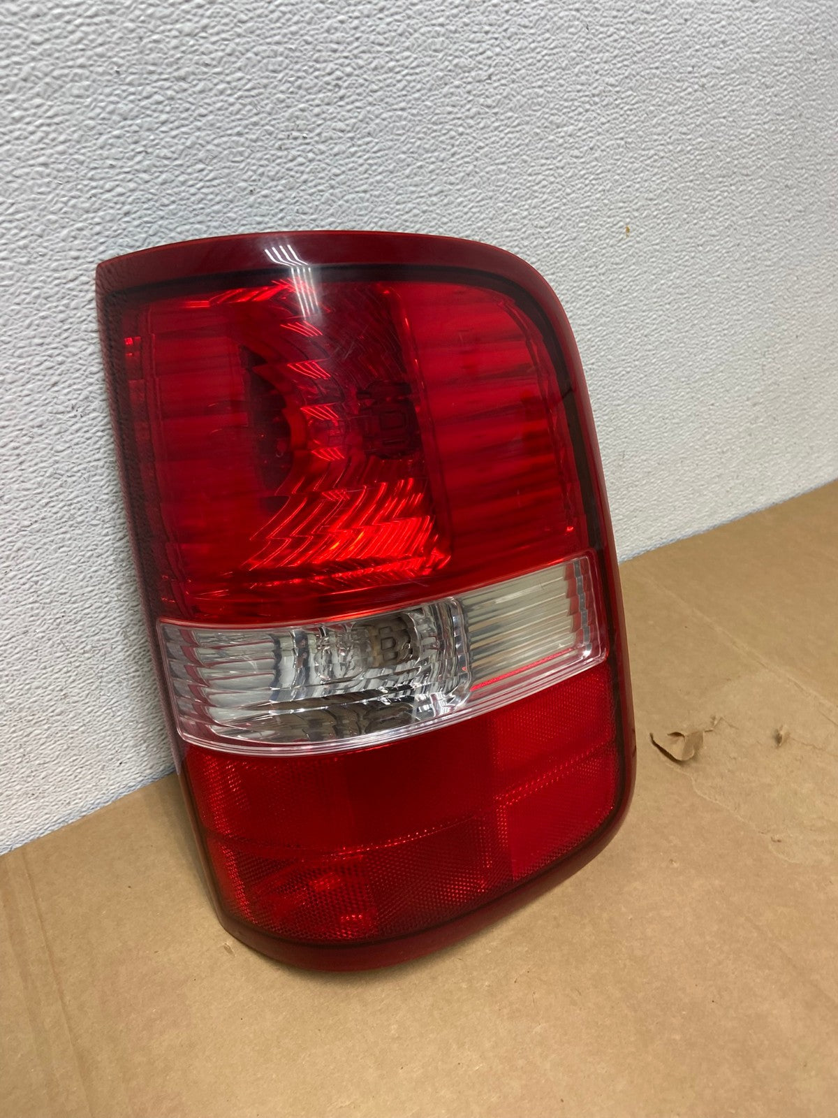 2004 to 2008 Ford F150 F-150 Right Passenger RH Side Tail Light AC8355 LK2