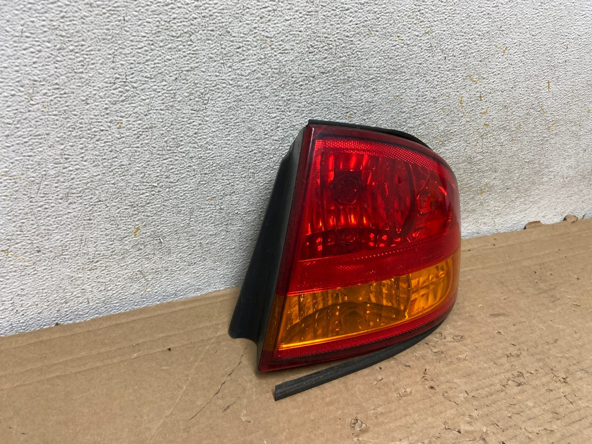 1999 to 2004 Oldsmobile Alero Right Passenger RH Side Tail Light AH9029 LK1