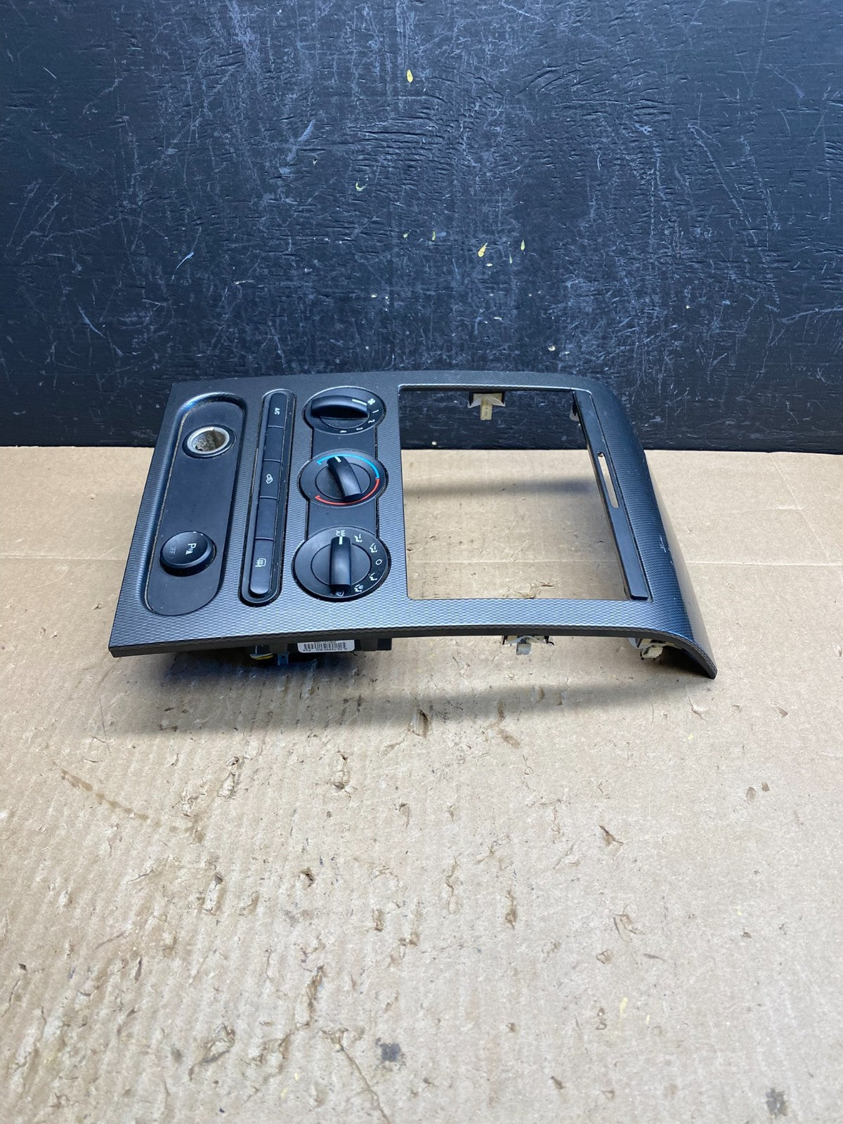 2004 to 2008 Ford F150 Radio Climate Dash Bezel Surround Black AC9073 DG2