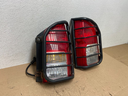 2005 to 2012 Nissan Pathfinder Tail lights Left+Right Side AE6161 DW2