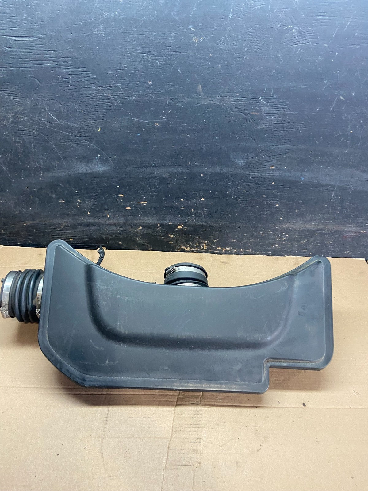 2005-2010 Jeep Grand Cherokee 5.7LHemi  Air Cleaner Resonator OEM Mopar r2073 DG0