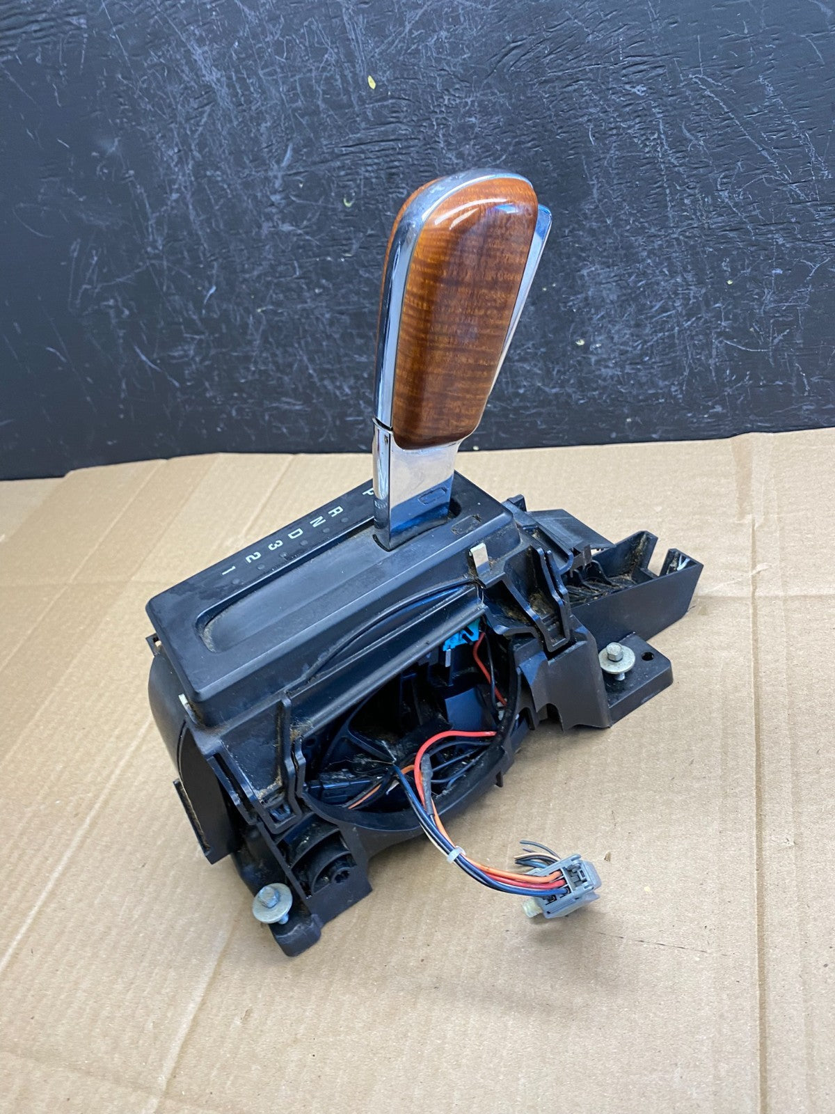 2007 to 2014 Ford Expedition Auto Transmission Floor Gear Shifter ac9285 DG2