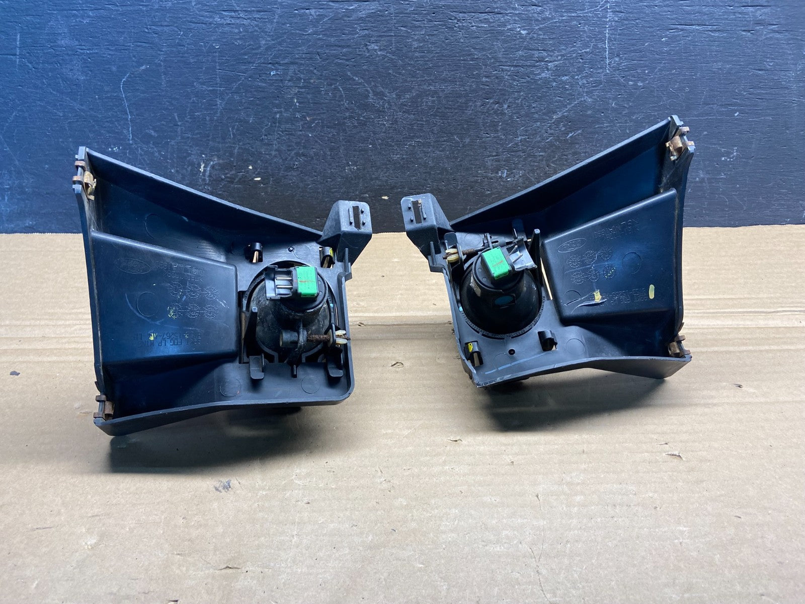 2008 to 2009 Mercury Sable Left+Right Side Fog Lights AE45953