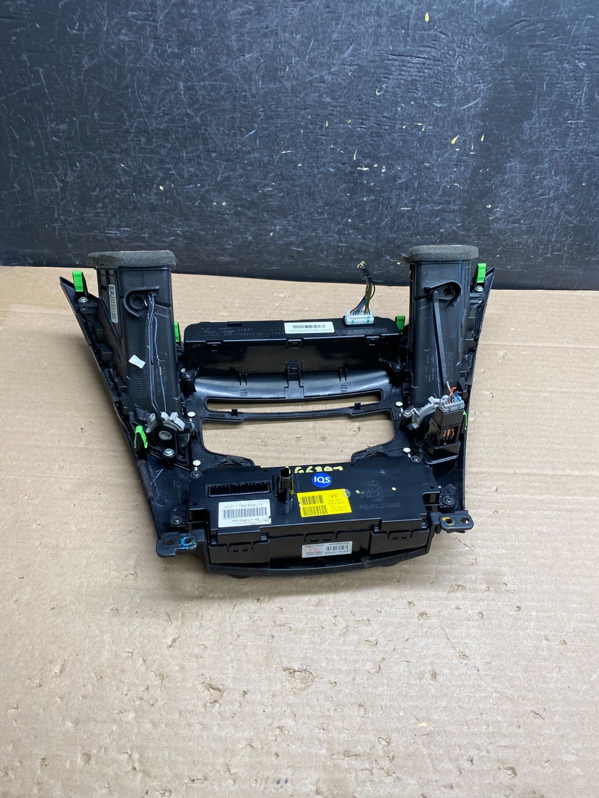 2011 - 2014 Hyundai Sonata Center Radio Climate Control Air Vent Bezel AG6387 DG4
