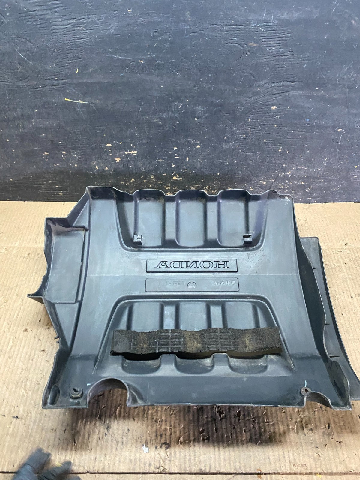 2005 to 2007 Honda Odyssey Black Engine Cover T9627 DG5