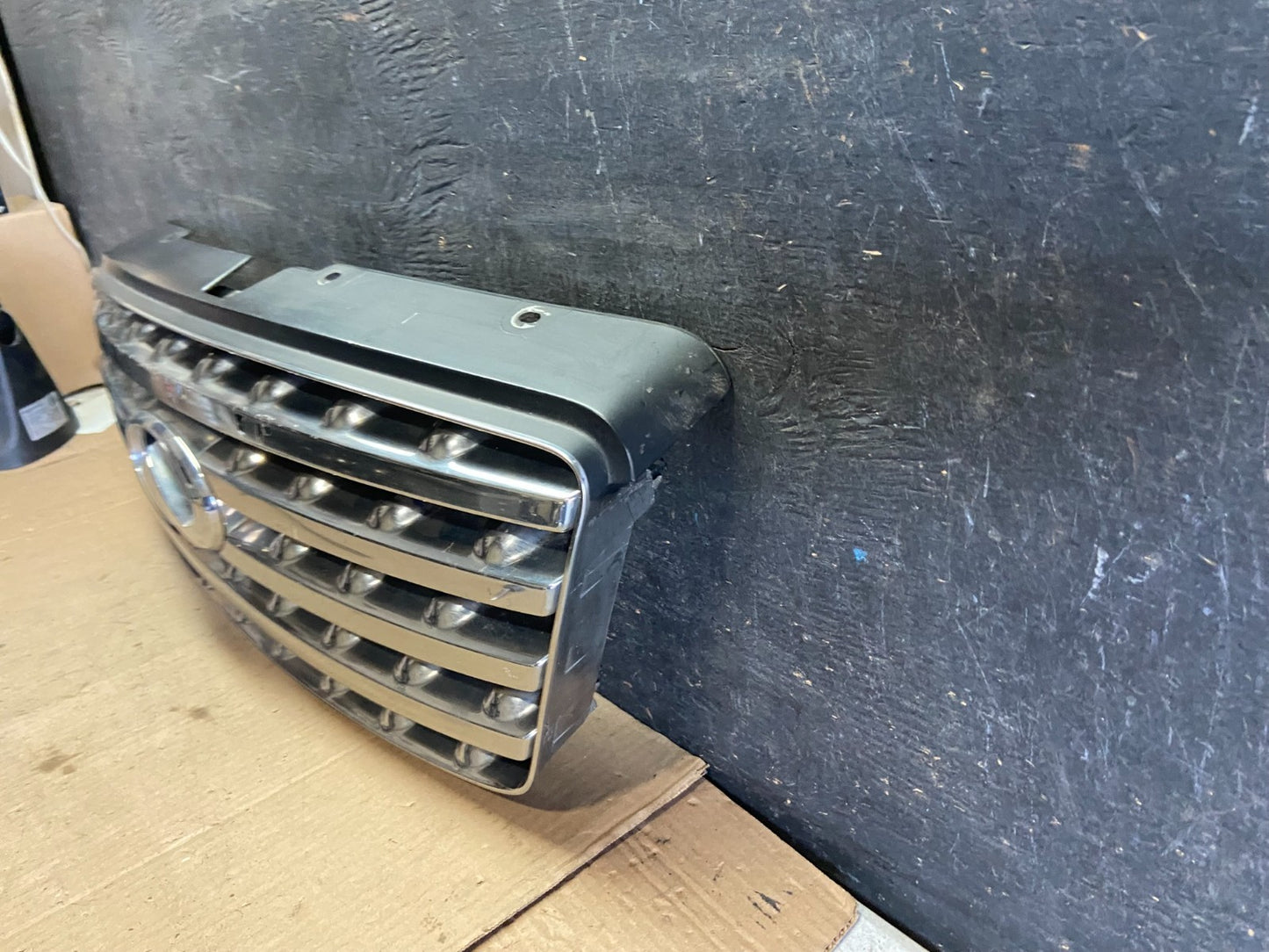 2003 2004 2005 Infiniti FX35 Grill Grille W/ Emblem Oem Q5675 DG1