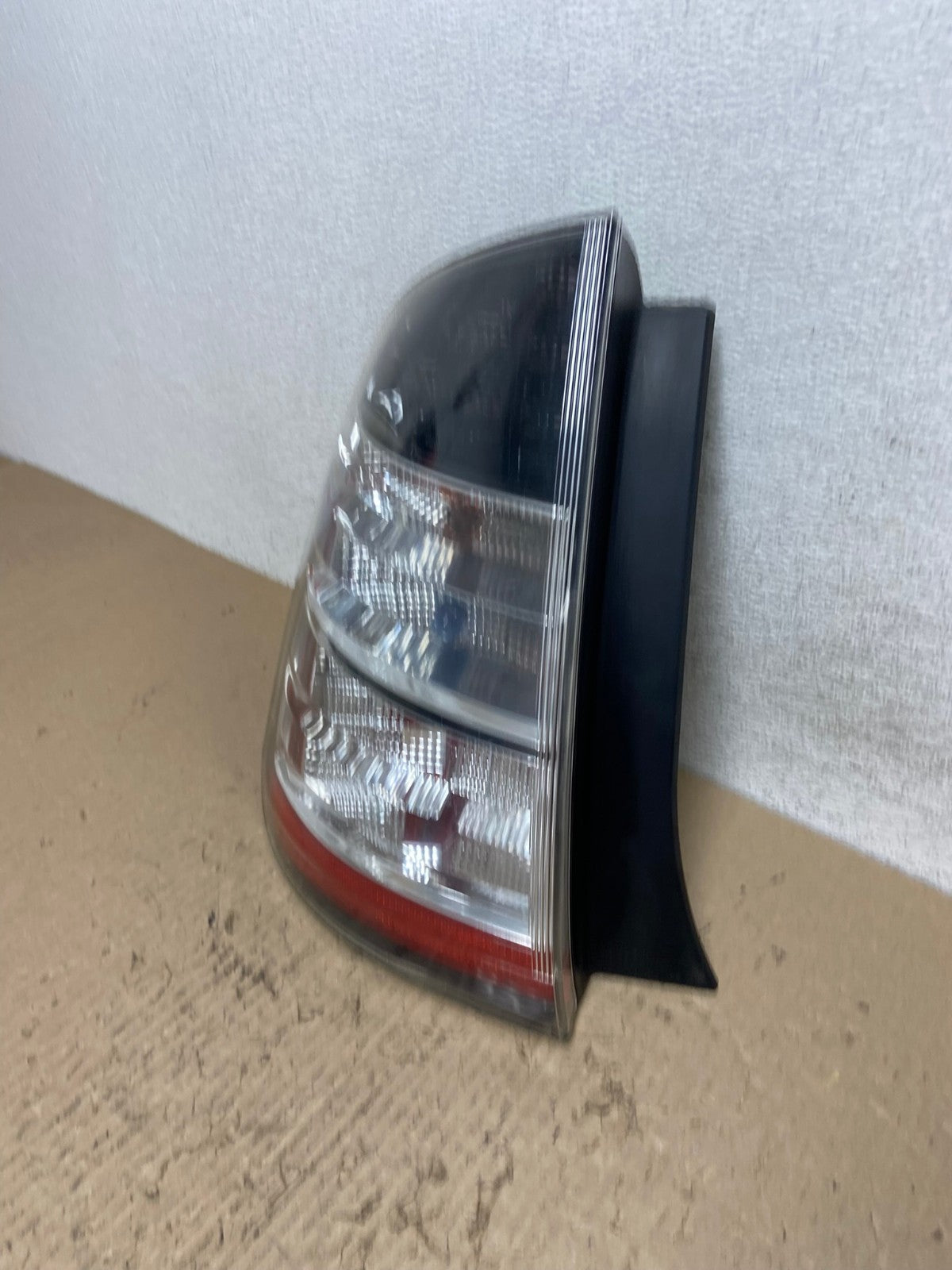 2004 2005 Toyota Prius Tail Light Left Driver Lh Side AF2936 LK1