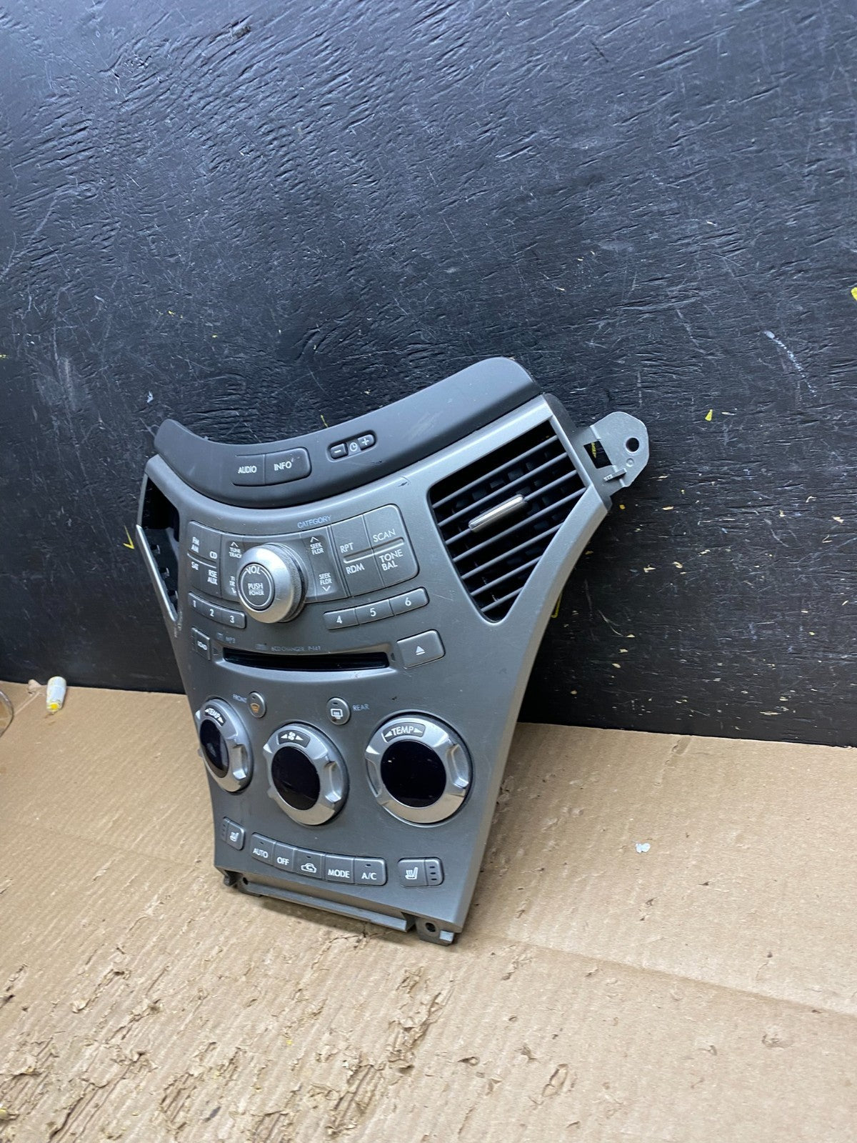 2006-2009 Subaru Tribeca Radio CD Player AC Climate Control Bezel Panel V7438 DG2