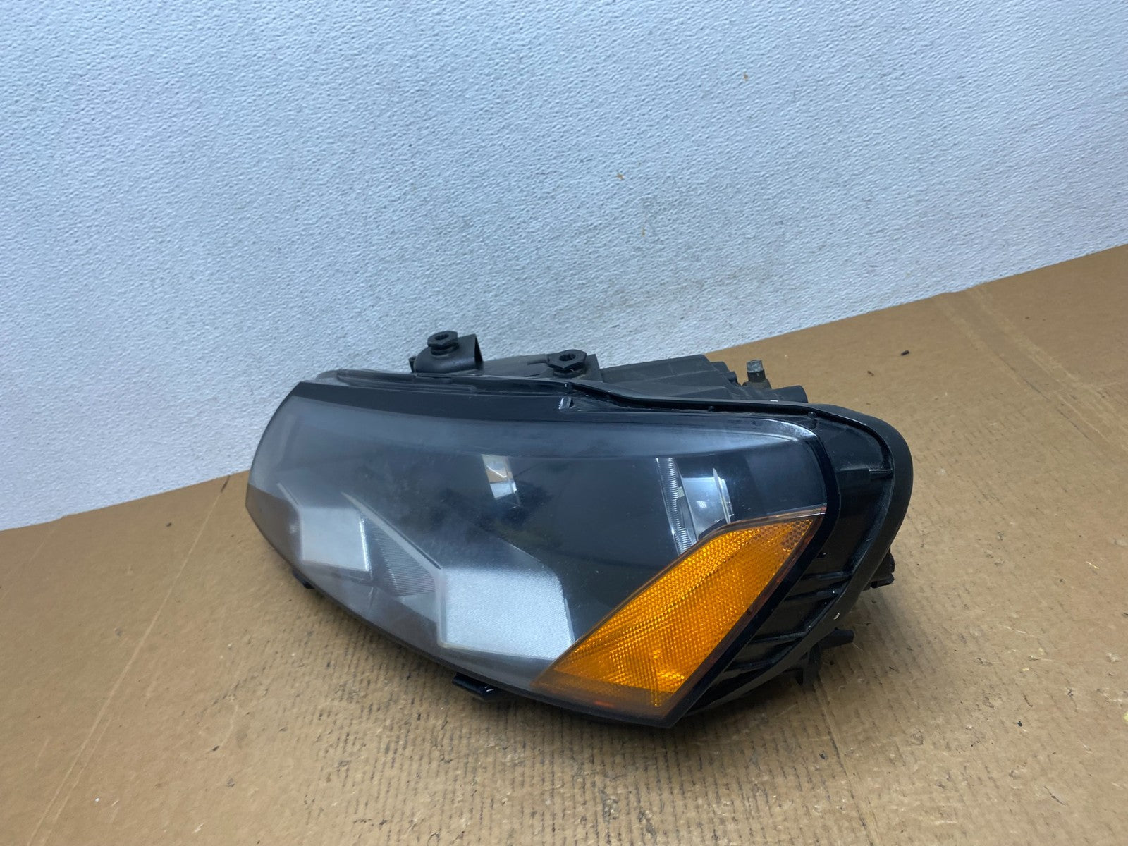 2012-2015 Volkswagen Passat Left Driver LH Side Halogen Headlight AE1468 DW1