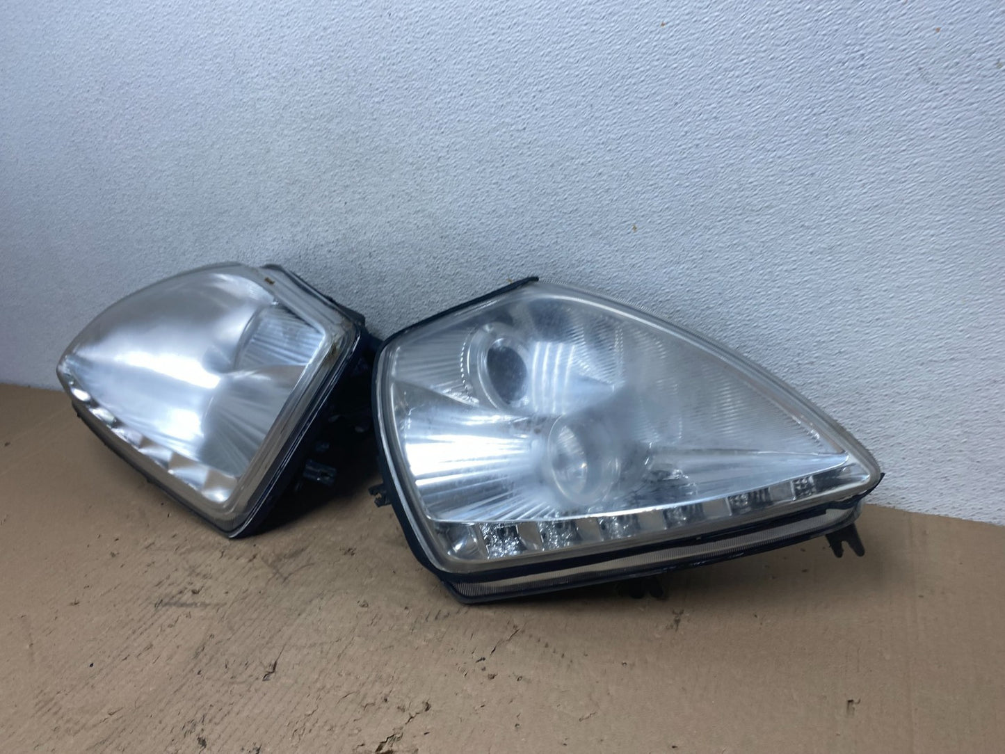 2000-2005 Mitsubishi Eclipse Left+Right Set Halogen Headlights AF42301
