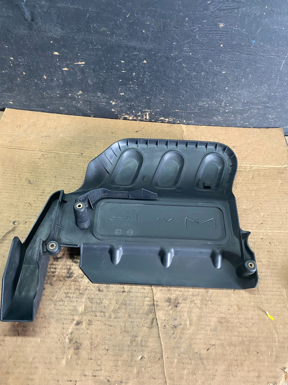 2000 to 2003 Mazda Tribute  DOHC 24 VALVE Engine Shield Top Cover Oem q8485 DG5