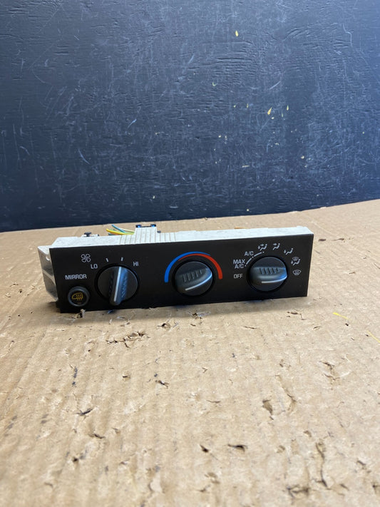 2001 - 2007 GMC Chevrolet Express 1500 Climate Control A/C ad6793 DG0