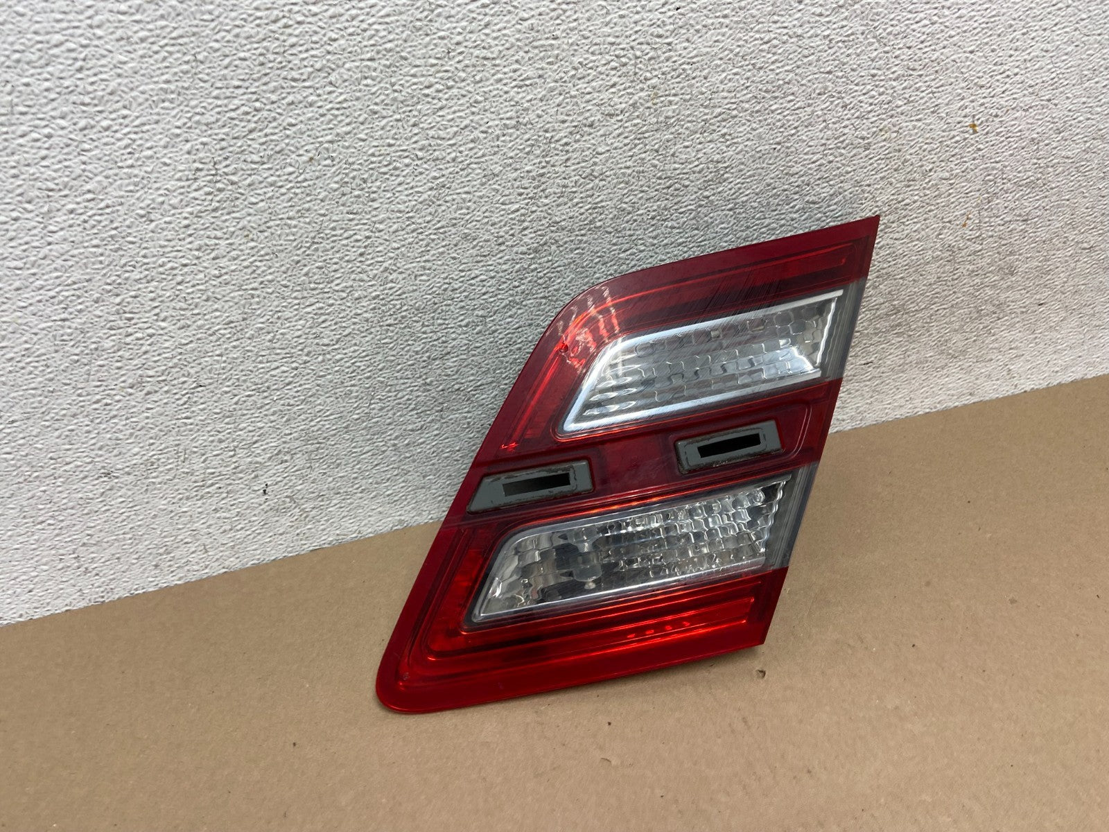 2013 to 2018 Ford Taurus Right Passenger Rh Side Tail Light Inner AG6596 DW2