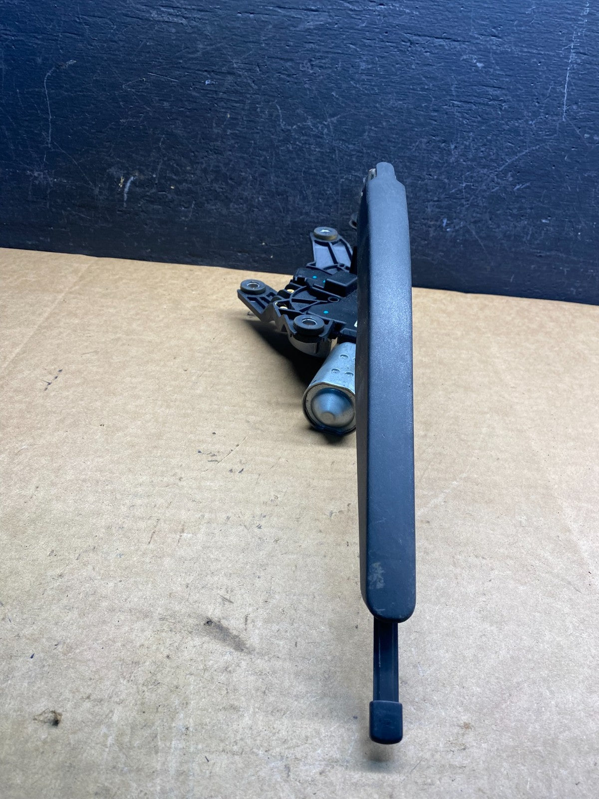 2020 to 2023 Ford Explorer Rear Windshield Wiper Motor ad7517 DG2