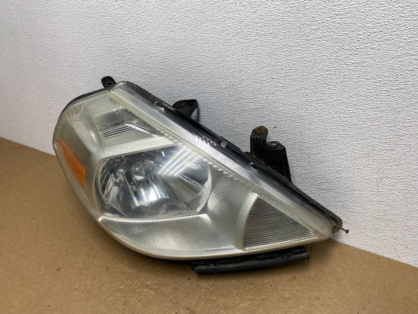 2008 to 2012 Nissan Versa Headlight Right Passenger Rh Side AC1350 DW1