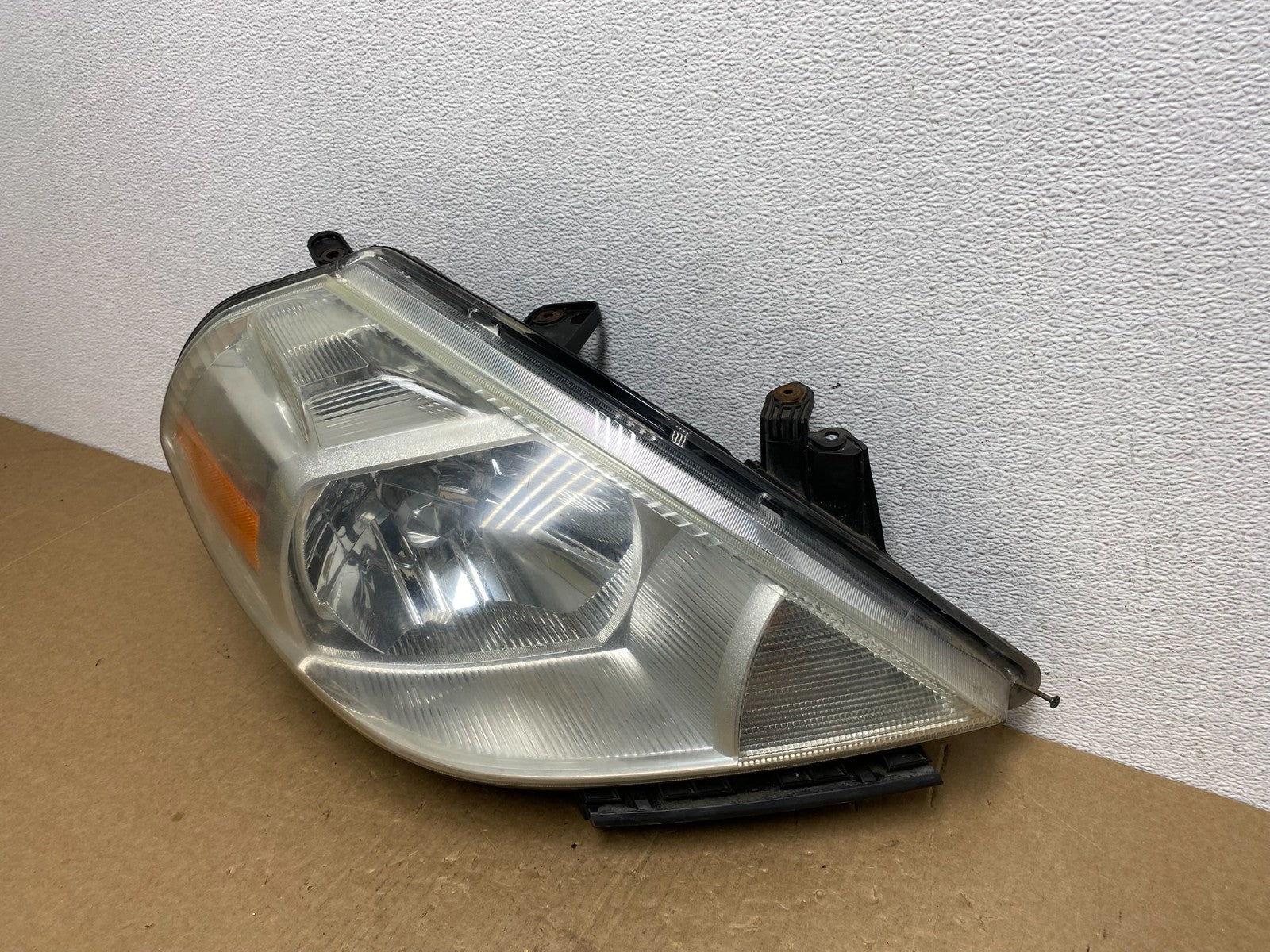 2008 to 2012 Nissan Versa Headlight Right Passenger Rh Side AC1350 DW1