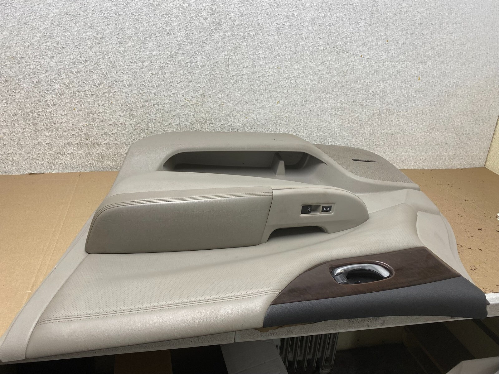 2011 to 2017 Nissan Quest Right Passenger Front Door Panel L6058 DG5