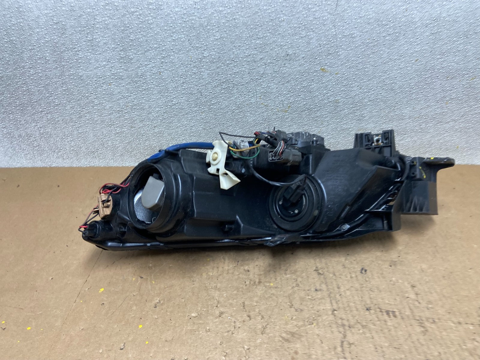 Xenon 2007 to 2009 Mazda CX-7 Right Passenger RH Side Headlight Oem Z9362 DW7