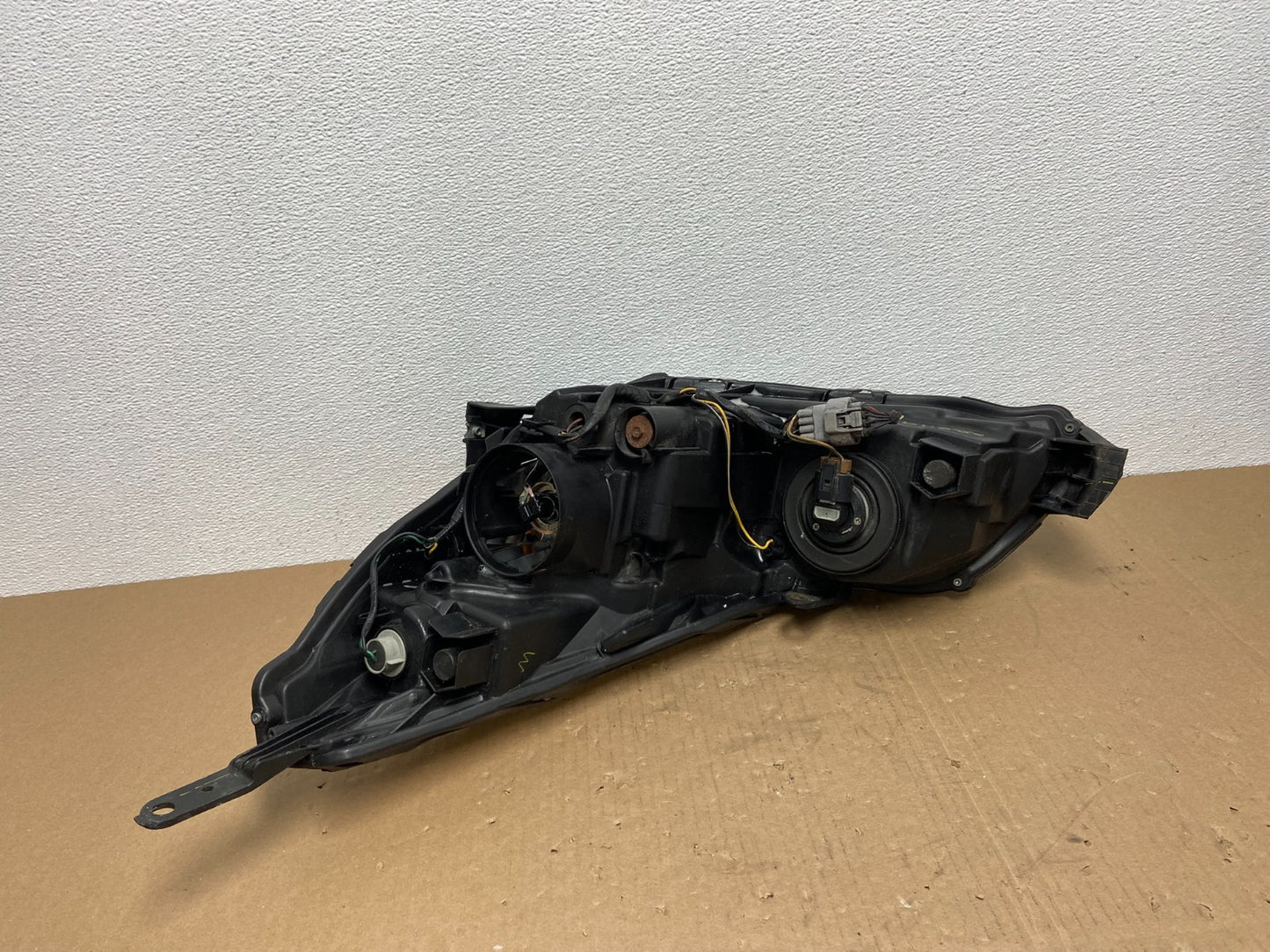 2010-2012 Subaru Legacy Outback Right Passenger Headlight Oem AB6490 DW6