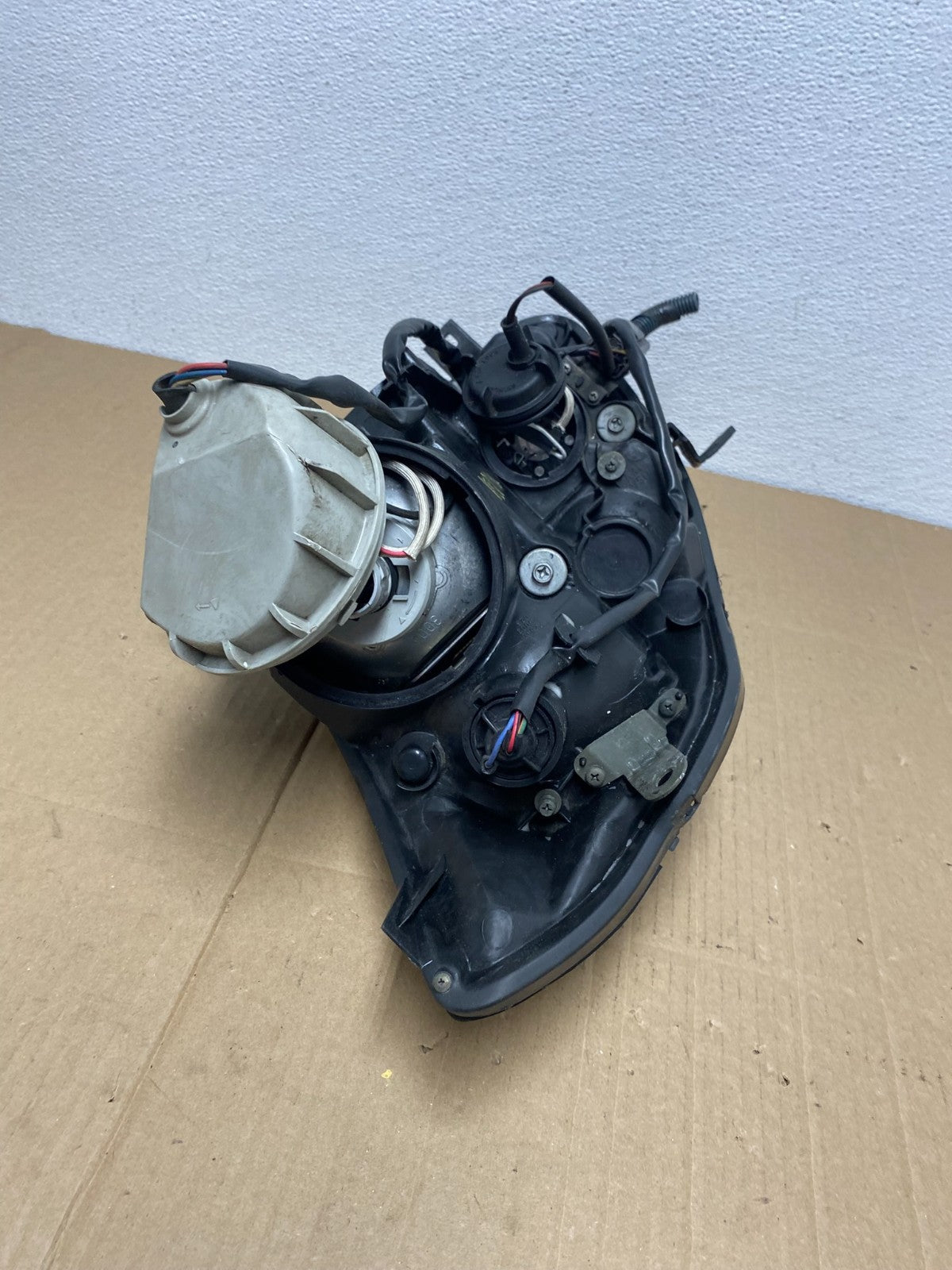 2004 2005 2006 Nissan Maxima Right Passenger Side Headlight Halogen AB8110 DW5