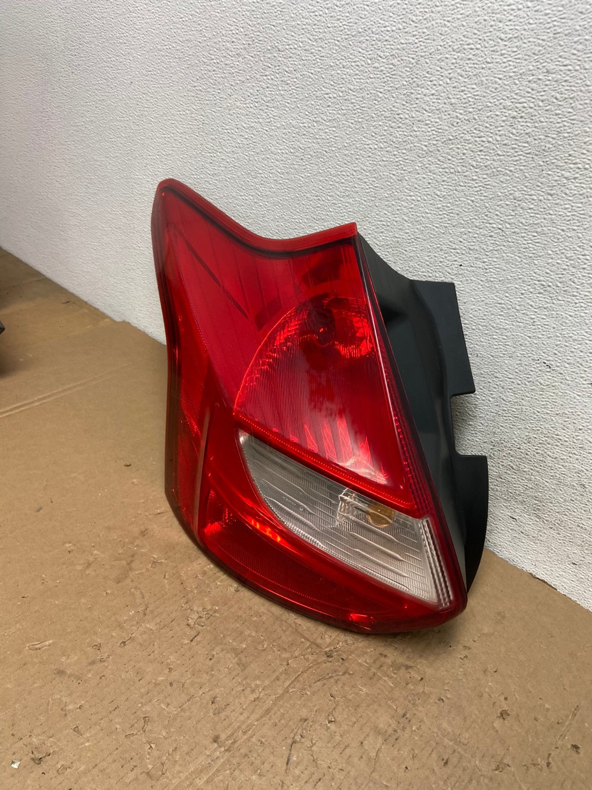 2012 2013 2014 Ford Focus Tail Light Hatchback Left Driver Lh Side AD8144 LK1