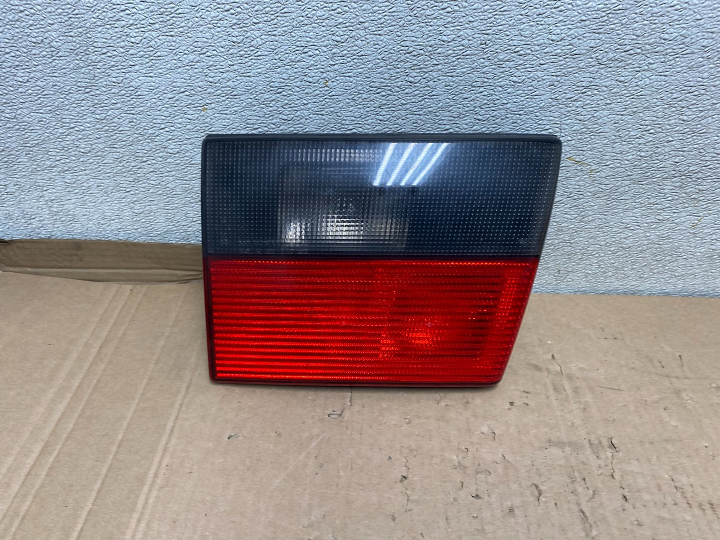 1999 2000 2001 Saab 9-5 Wagon Left Driver LH Side Inner Tail Light U8300 DG0