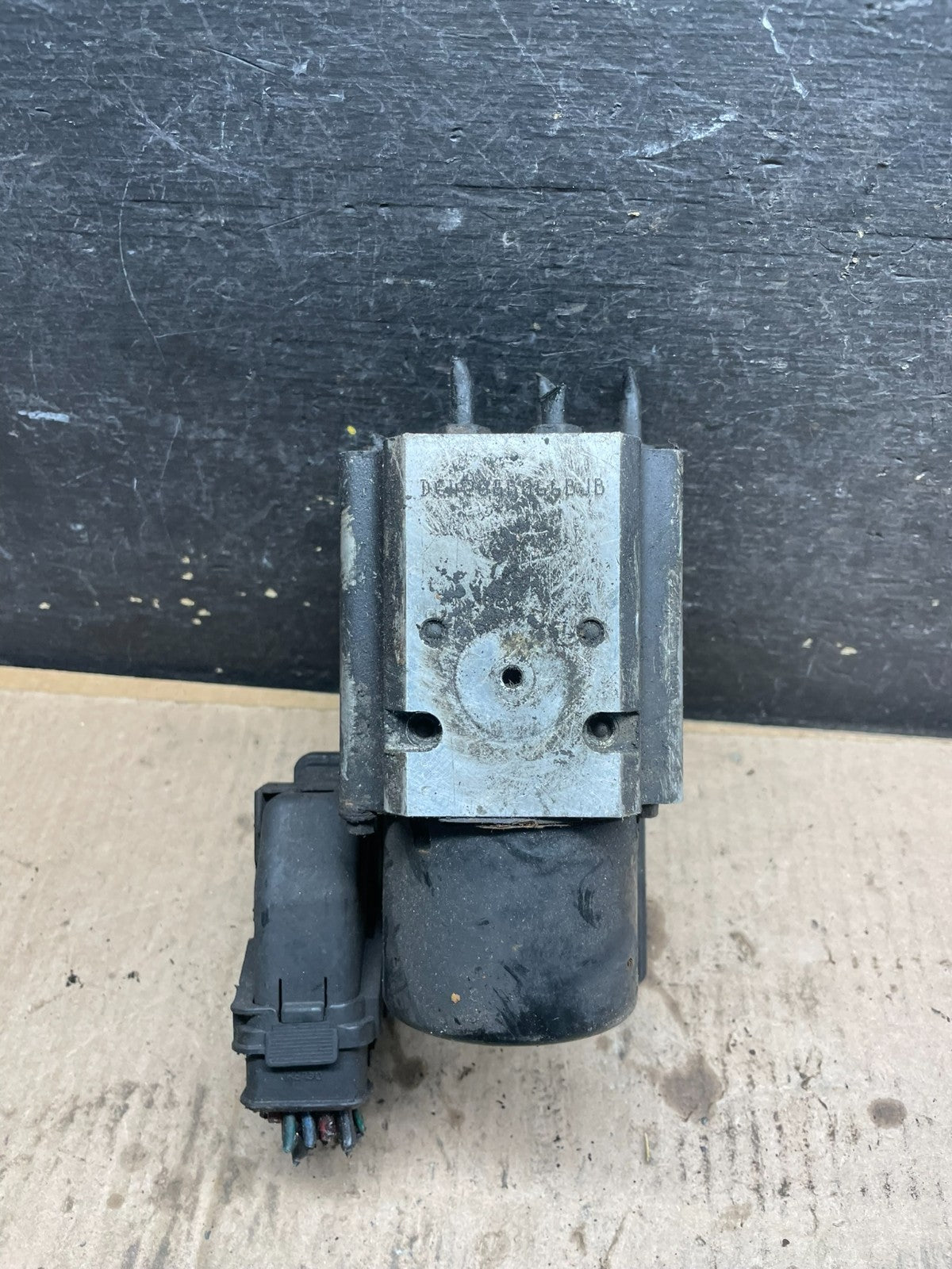 2004 2005 2006 Cadillac Escalade ABS Pump Anti Lock Brake Module T7558 DG2